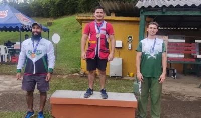 Kevin Donado con su medalla de oro. 