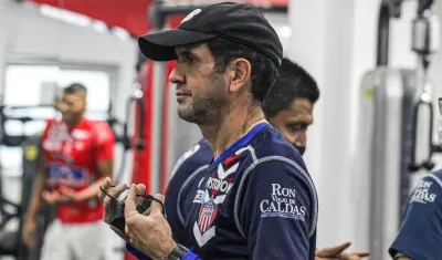 El técnico de Junior, Arturo Reyes.