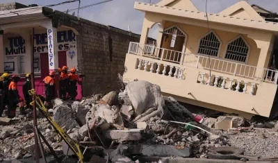 Brigada Rescate Internacional Topos trabaja en la búsqueda y rescate de supervivientes en Haití.