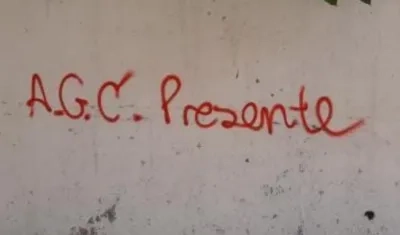 Grafitis de las Autodefensas Gaitanistas de Colombia. 