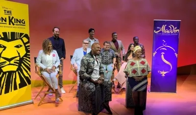 Los integrantes del elenco de "El Rey León" y de "Aladín".