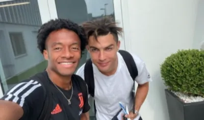 Juan Guillermo Cuadrado se despidió de Cristiano Ronaldo, que ahora jugará con el Manchester United.