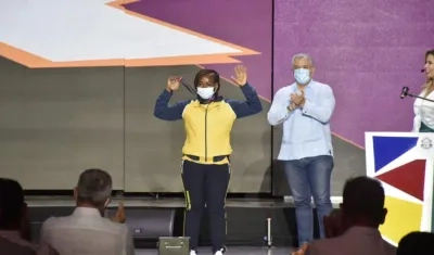 Ubaldina Valoyes con la medalla de bronce de los Juegos Olímpicos de Londres 2012.