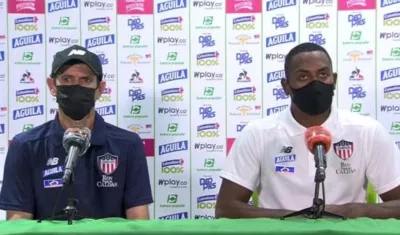 Arturo Reyes y Willer Ditta en rueda de prensa.