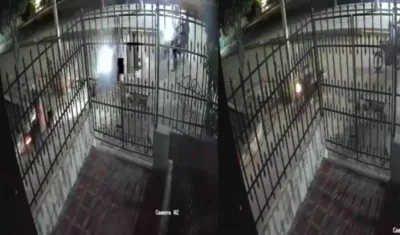 Cámara de seguridad captó a la caravana de delincuentes.