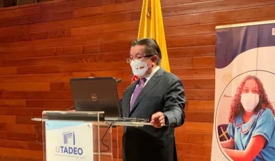 Fernando Ruiz Gómez, ministro de Salud.