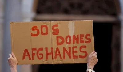 La activista y exalcaldesa afgana Zarifa Ghafari protestó.