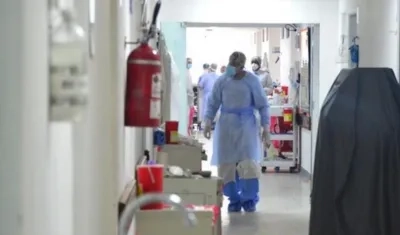 La ocupación de UCI bajó en Colombia, pero sigue la alerta por el virus.