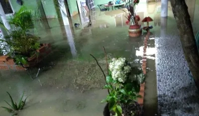 Viviendas inundadas en Santa Verónica.