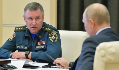 El ministro de Emergencias de Rusia, Evgueni Zínichev, en una foto con Vladimir Putin.