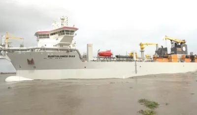 La draga 'Bartolomeu Dias' de las compañías EDC - Jan De Nul.