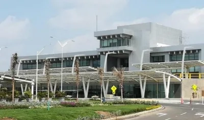 Fachada del aeropuerto Ernesto Cortissoz.