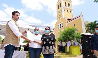 Alexánder Vega, registrador nacional.