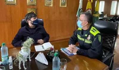 El Alcalde de Barranquilla, Jaime Pumarejo, se reunió con el Director de la Policía, general Jorge Luis Vargas.