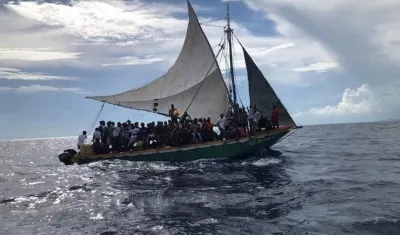 Una embarcación con un grupo de 104 haitianos fue interceptada el domingo, frente a las costas de Miami, Florida.