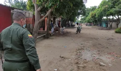 La Policía en el lugar de los hechos en el barrio Ciudad Paraíso. 