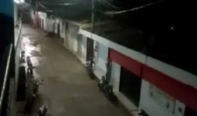 El ataque quedó grabado en video.