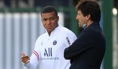 Kylian Mbappé y el brasileño Leonardo.