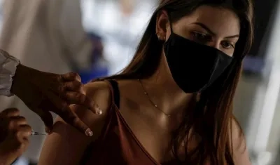 La vacunación contra el Covid-19 en Brasil, en las edades entre 12 y 17 años debía comenzar hoy.