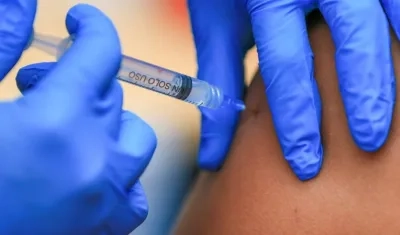 La vacunación contra el Covid-19 sigue en Colombia para disminuir casos.