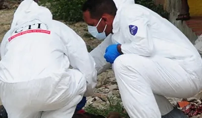 Las autoridades investigan el doble crimen de los indígenas. 