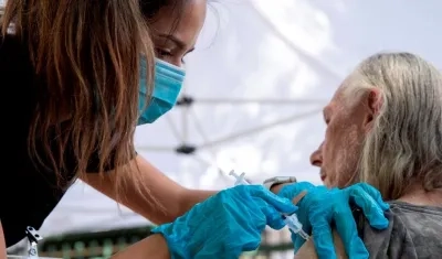 Jornada de vacunación contra el Covid-19 para personas sin hogar, en Los Ángeles, California (EE.UU.).