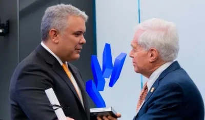El presidente Iván Duque recibió en Nueva York el Premio Venezolano-americano a la Libertad y la Amistad.