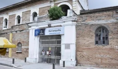 La víctima fue llevada al Hospital General de Barranquilla, donde se confirmó su deceso. 