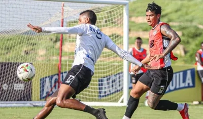 Gabriel Fuentes y Jefferson Gómez durante el entrenamiento. 