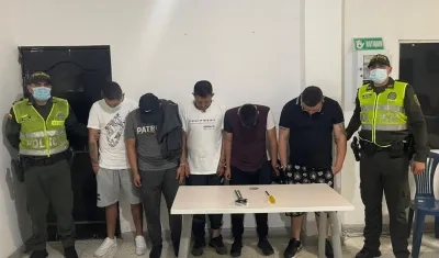 Los cincos capturados fueron conducidos a la URI de la Fiscalía. 