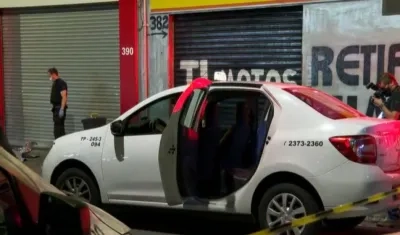Taxi en el que quedaron los cuerpos de los dos colombianos en Sao Paulo.