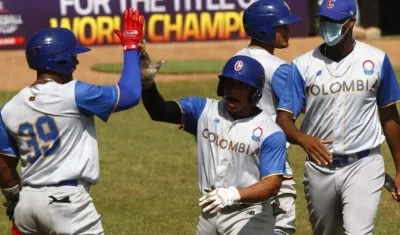 Colombia celebra tras tomar la ventaja.