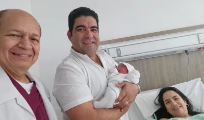 El médico Miguel Parra, Leonardo, Samuel y Eliana.