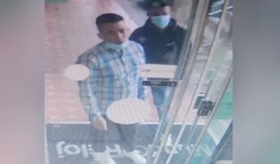 Uno de los presuntos ladrones que fue capturado cuando trató de huir. 