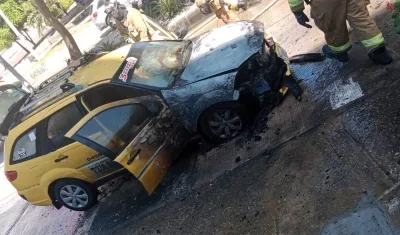 Taxi incendiado