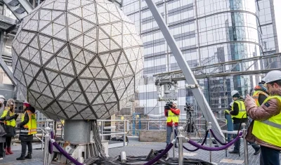 Instalación de la bola de Times Square.