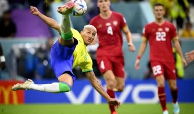 Richarlison marcó el gol de tijera en el minuto 73 del juego contra Serbia.