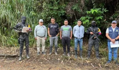 Policías liberados. 