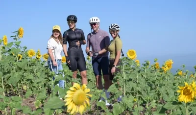 La Gobernadora Elsa Noguera en la Ruta del Girasol, en Piojó.