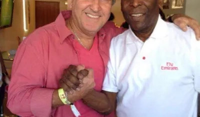 Zico, ídolo del Flamengo, con Pelé.