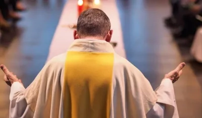 Sacerdote, imagen referencial.