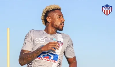 Omar Albornoz en su primer entrenamiento con Junior. 