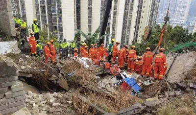 Una explosión en una cafetería en Chongqing dejó 16 muertos.