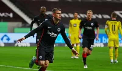 Santos borré celebra su segundo gol de la tarde. 