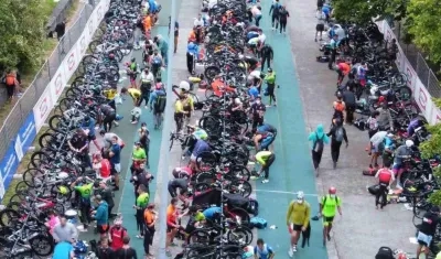 Vistazo a la competencia en su parte de ciclismo. 
