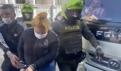 Los dos capturados cuando eran llevados a la URI. 