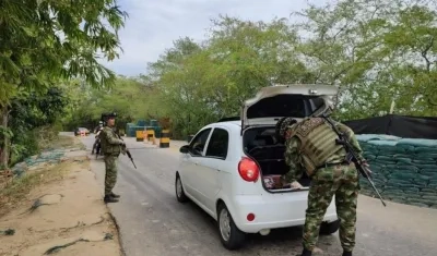 Hombres del Ejército están presentes en las vías nacionales.