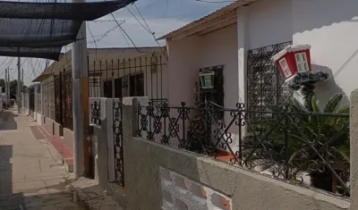 En esta vivienda, en primer plano, ocurrieron los hechos, en el barrio Montecarlo. 