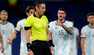 Rapahael Claus, árbitro brasileño. 