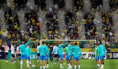 Estadio de Sao Paulo con público. 